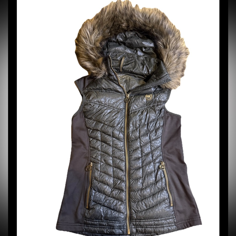 Michael Kors vest in olive green with for framing on hood size small